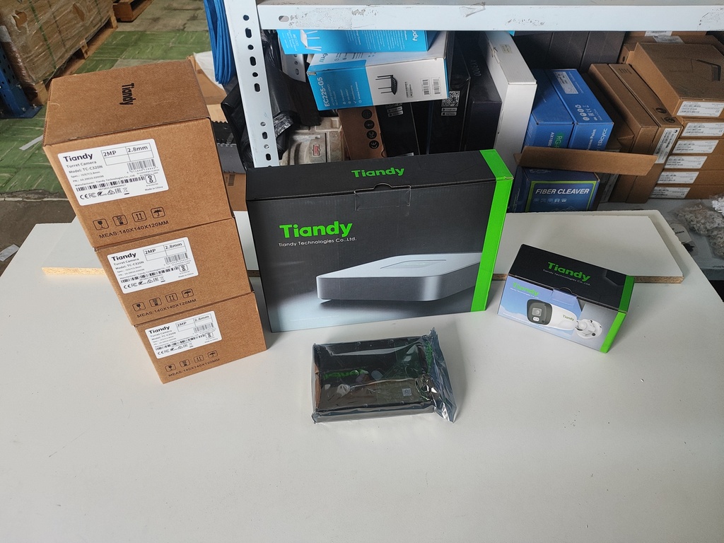 [KPCAM3] Kit 3D1T-4  1 CÁMARA TIPO TUBO TC-C321N + 3 CÁMARAS TIPO DOMO TC-C320N + NVR TC 4 CANALES R3104 + DISCO DURO 2TB